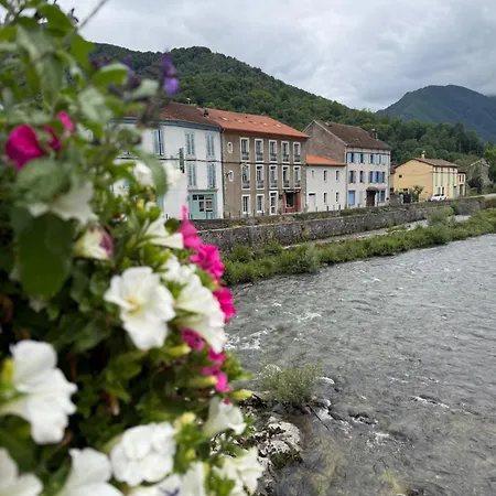 A Fleur De Riviere